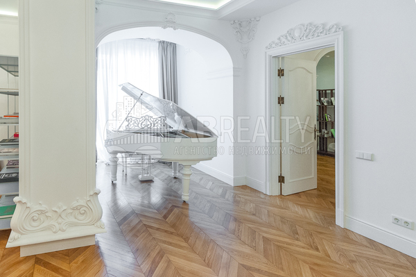 Сдам многокомнатную квартиру, Хилков пер, 1, Москва г