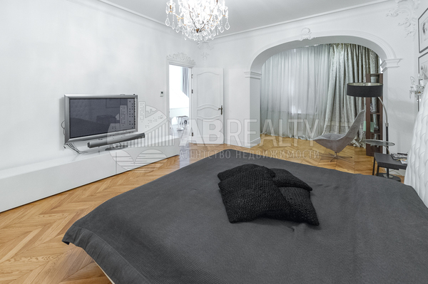 Сдам многокомнатную квартиру, Хилков пер, 1, Москва г