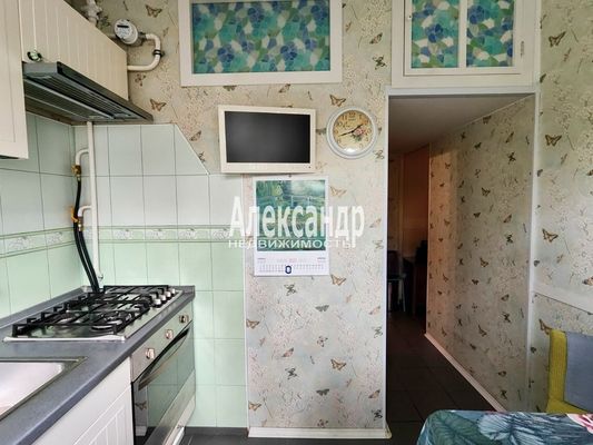 Продам двухкомнатную (2-комн.) квартиру, Новочеркасский пр-кт, 61, Санкт-Петербург г