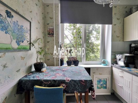 Продам двухкомнатную (2-комн.) квартиру, Новочеркасский пр-кт, 61, Санкт-Петербург г