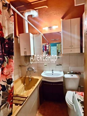 Продам двухкомнатную (2-комн.) квартиру, Новочеркасский пр-кт, 61, Санкт-Петербург г