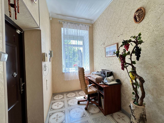 Продам двухкомнатную (2-комн.) квартиру, Самокиша ул, 22, Симферополь г