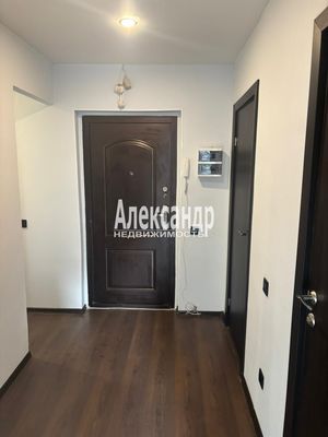 Продам однокомнатную (1-комн.) квартиру, Школьная ул, 11к1, Бугры п