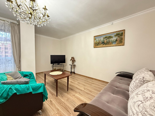 Продам трехкомнатную (3-комн.) квартиру, Московская ул, 12, Нальчик г