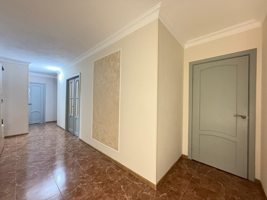 Продам трехкомнатную (3-комн.) квартиру, Московская ул, 12, Нальчик г