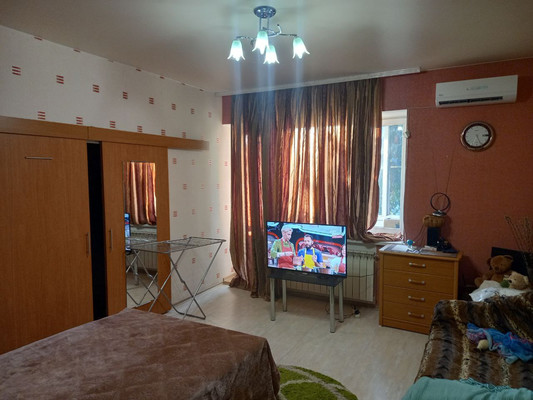 Продам двухкомнатную (2-комн.) квартиру, Гоголя ул, 52/18, Симферополь г