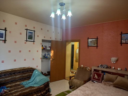 Продам двухкомнатную (2-комн.) квартиру, Гоголя ул, 52/18, Симферополь г