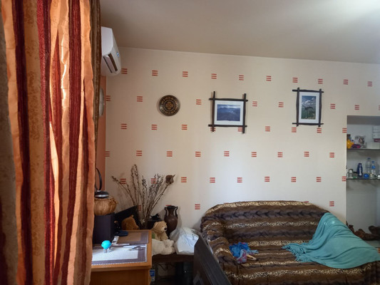 Продам двухкомнатную (2-комн.) квартиру, Гоголя ул, 52/18, Симферополь г