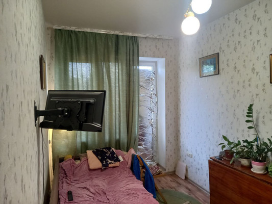 Продам двухкомнатную (2-комн.) квартиру, Гоголя ул, 52/18, Симферополь г