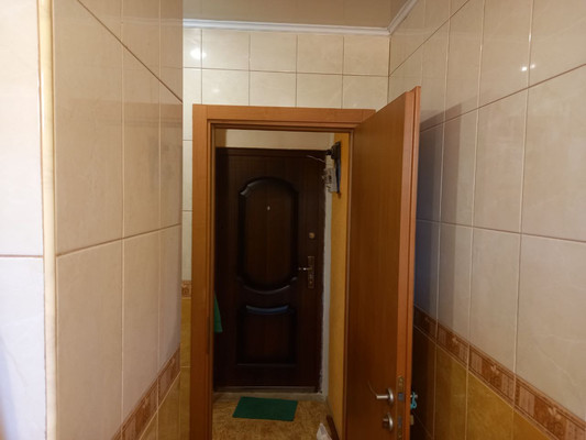 Продам двухкомнатную (2-комн.) квартиру, Гоголя ул, 52/18, Симферополь г