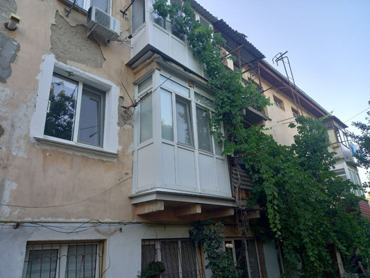 Продам двухкомнатную (2-комн.) квартиру, Гоголя ул, 52/18, Симферополь г
