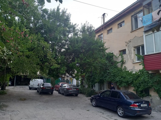 Продам двухкомнатную (2-комн.) квартиру, Гоголя ул, 52/18, Симферополь г