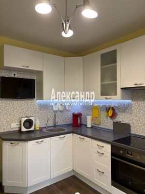Продам однокомнатную (1-комн.) квартиру, Ветеранов пр-кт, 171к5, Санкт-Петербург г