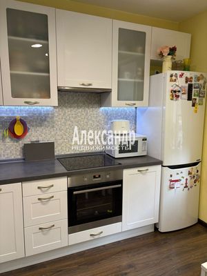 Продам однокомнатную (1-комн.) квартиру, Ветеранов пр-кт, 171к5, Санкт-Петербург г