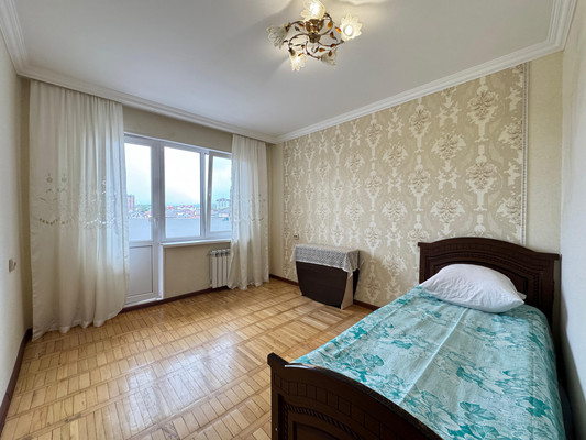 Продам двухкомнатную (2-комн.) квартиру, 2 Таманской Дивизии ул, 31к1, Нальчик г