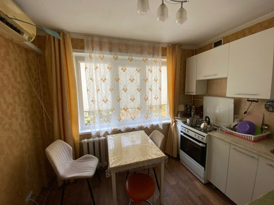 Продам двухкомнатную (2-комн.) квартиру, Ефремова ул, 85б, Армавир г