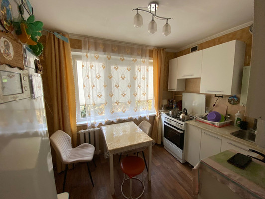 Продам двухкомнатную (2-комн.) квартиру, Ефремова ул, 85б, Армавир г