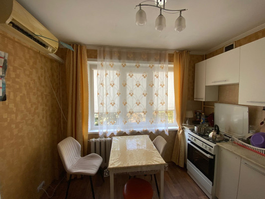 Продам двухкомнатную (2-комн.) квартиру, Ефремова ул, 85б, Армавир г