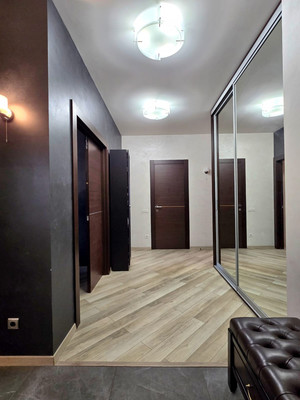 Продам трехкомнатную (3-комн.) квартиру, Объездная дорога ул, 1, Сосновый Бор п