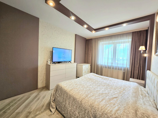 Продам трехкомнатную (3-комн.) квартиру, Объездная дорога ул, 1, Сосновый Бор п