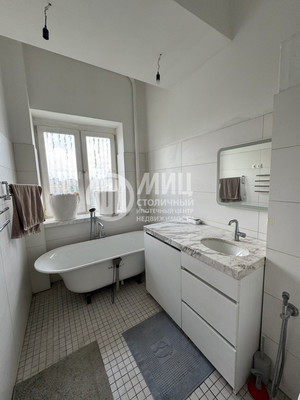 Продам двухкомнатную (2-комн.) квартиру, Кутузовский пр-кт, 17, Москва г