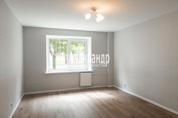 Продам однокомнатную (1-комн.) квартиру, Непокорённых пр-кт, 10к1, Санкт-Петербург г