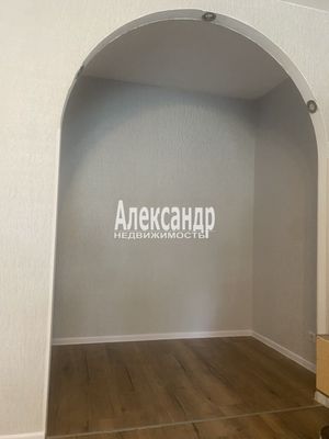 Продам однокомнатную (1-комн.) квартиру, Непокорённых пр-кт, 10к1, Санкт-Петербург г