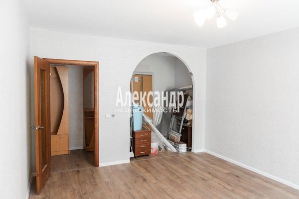 Продам однокомнатную (1-комн.) квартиру, Непокорённых пр-кт, 10к1, Санкт-Петербург г