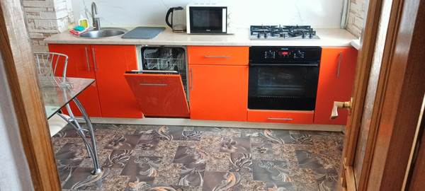 Продам двухкомнатную (2-комн.) квартиру, Таганрогская ул, 120к1, Ростов-на-Дону г