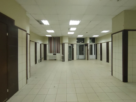 Сдам торговое помещение 190 м2, Пионерская ул, 1, Кировск г