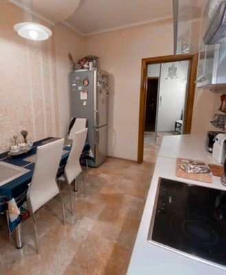 Продам двухкомнатную (2-комн.) квартиру, Адыгейская Набережная ул, 71, Краснодар г