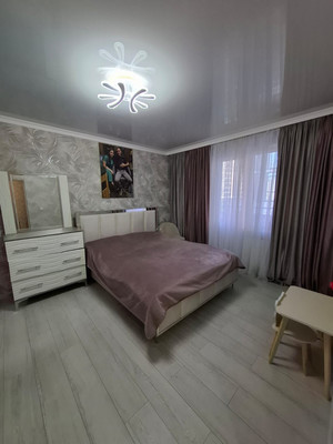 Продам трехкомнатную (3-комн.) квартиру, Западный Обход ул, 39к1, Краснодар г