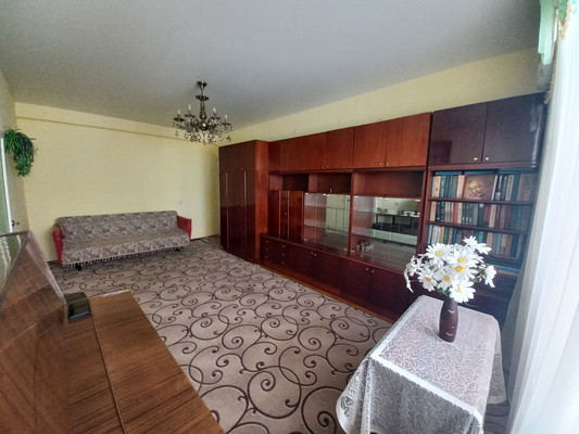 Продам трехкомнатную (3-комн.) квартиру, Ногмова ул, 31, Нальчик г