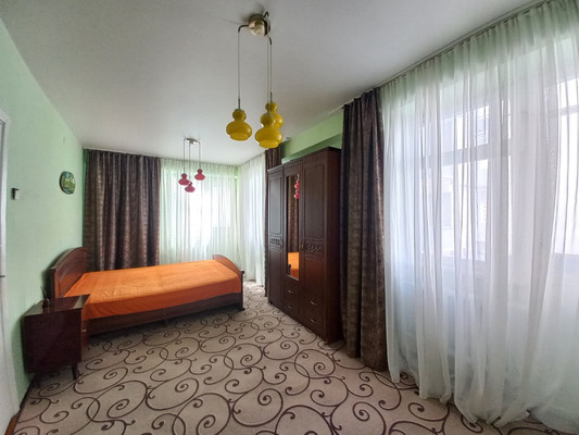 Продам трехкомнатную (3-комн.) квартиру, Ногмова ул, 31, Нальчик г