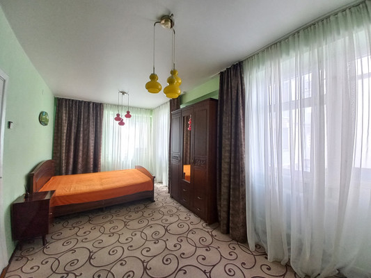 Продам трехкомнатную (3-комн.) квартиру, Ногмова ул, 31, Нальчик г