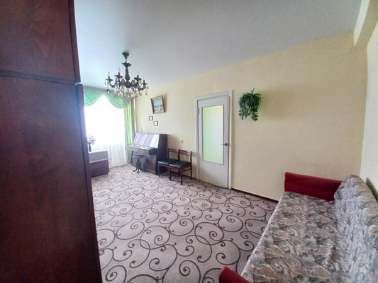 Продам трехкомнатную (3-комн.) квартиру, Ногмова ул, 31, Нальчик г
