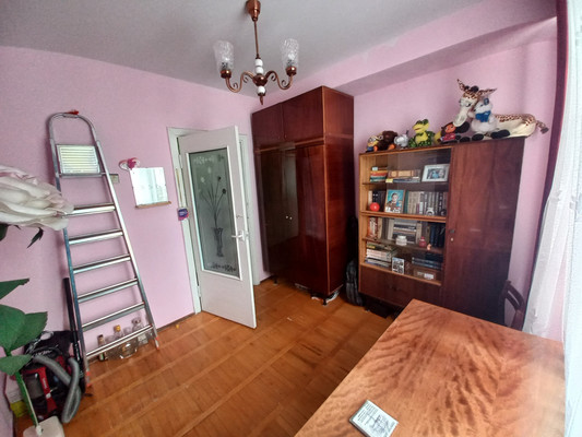 Продам трехкомнатную (3-комн.) квартиру, Ногмова ул, 31, Нальчик г