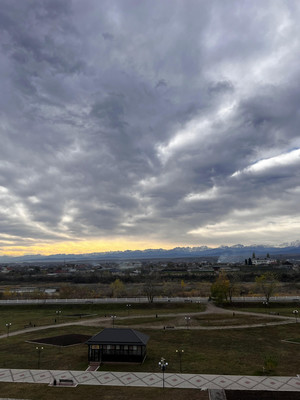 Продам трехкомнатную (3-комн.) квартиру, Угнич ул, 64, Баксан г