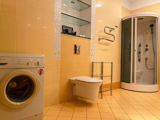 Продам трехкомнатную (3-комн.) квартиру, Тельмана ул, 13, Казань г
