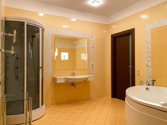Продам трехкомнатную (3-комн.) квартиру, Тельмана ул, 13, Казань г