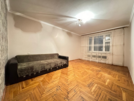 Продам двухкомнатную (2-комн.) квартиру, Кабардинская ул, 58, Нальчик г