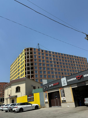 Продам трехкомнатную (3-комн.) квартиру, Ахохова ул, 104, Нальчик г