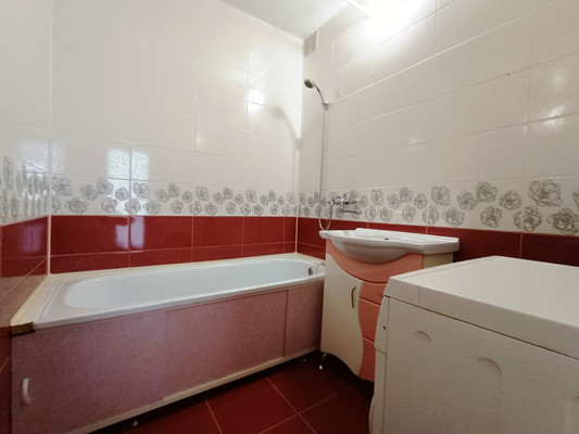 Продам трехкомнатную (3-комн.) квартиру, 1-й проезд, 17, Иваново г