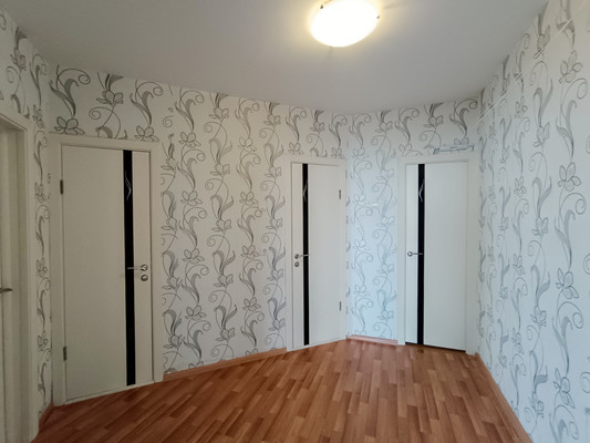 Продам трехкомнатную (3-комн.) квартиру, 1-й проезд, 17, Иваново г