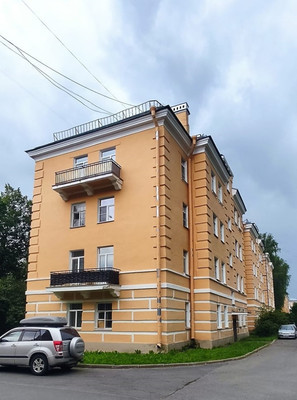 Продам 2-комн. в 4-комн. квартире, Обороны ул, 6, Павловск г