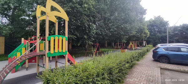 Продам 2-комн. в 4-комн. квартире, Обороны ул, 6, Павловск г