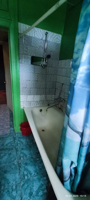 Продам 2-комн. в 4-комн. квартире, Обороны ул, 6, Павловск г