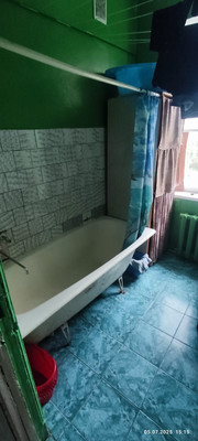 Продам 2-комн. в 4-комн. квартире, Обороны ул, 6, Павловск г