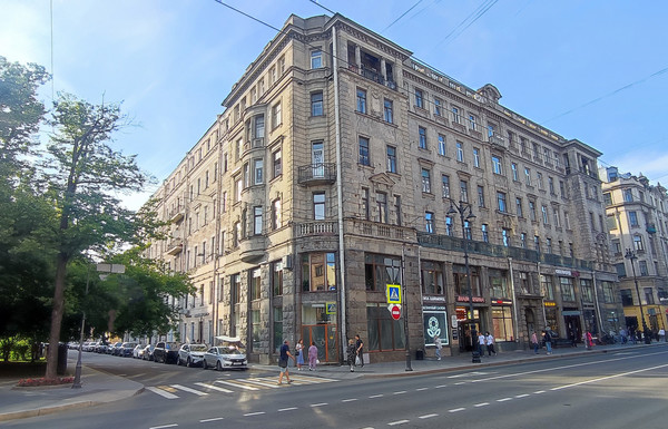 Продам многокомнатную квартиру, Большой П.С. пр-кт, 70-72, Санкт-Петербург г