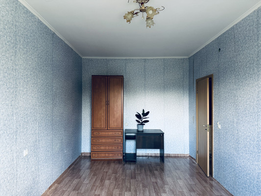 Продам однокомнатную (1-комн.) квартиру, Ветеранов ул, 1, Вартемяги д